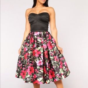 Women’s Fashion nova floral dress.